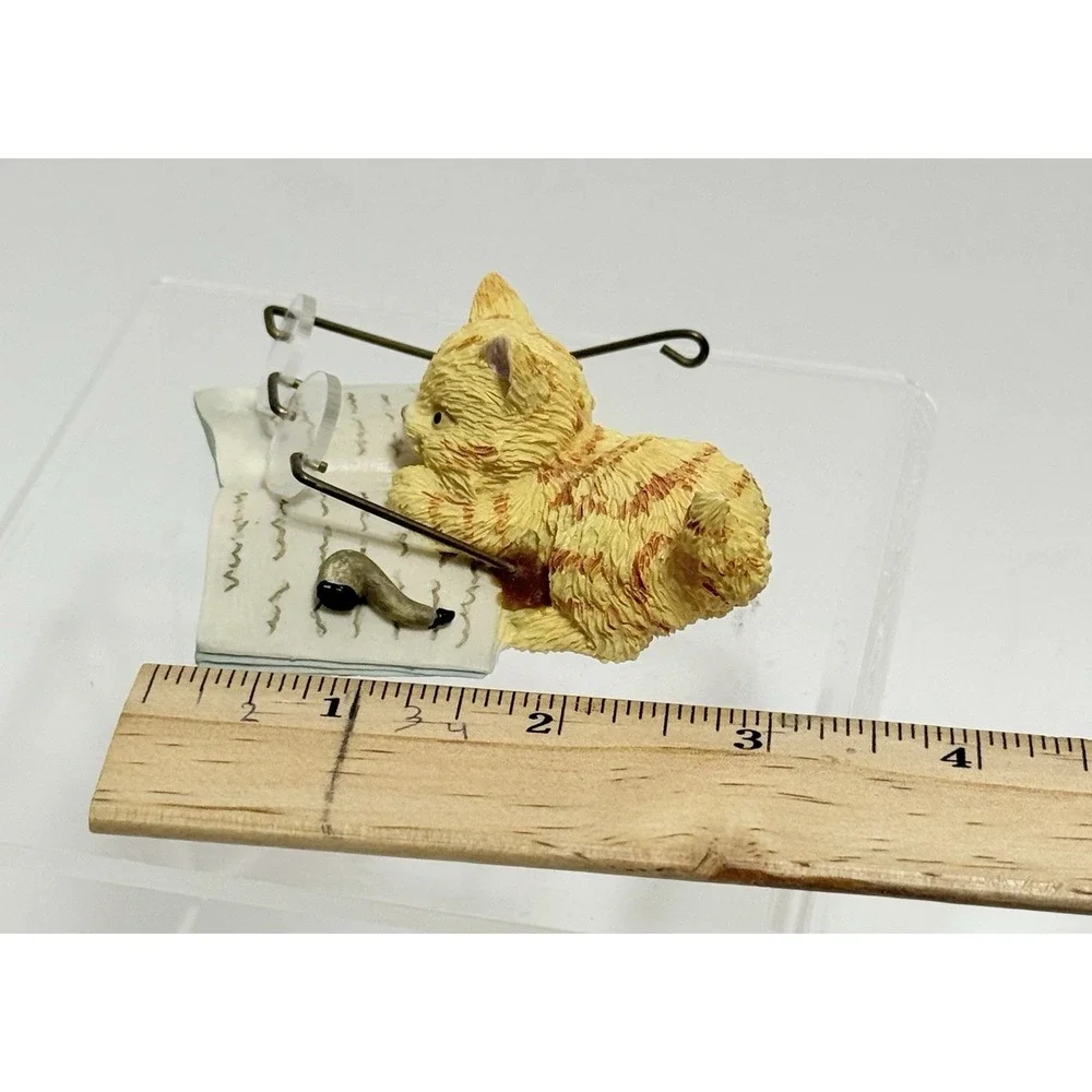 Vintage 1990 Enesco Orange Tabby Cat Reading Book Figurine with Glasses & Pipe‎
